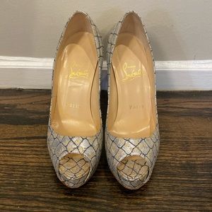 100% authentic Christian Louboutin pumps
